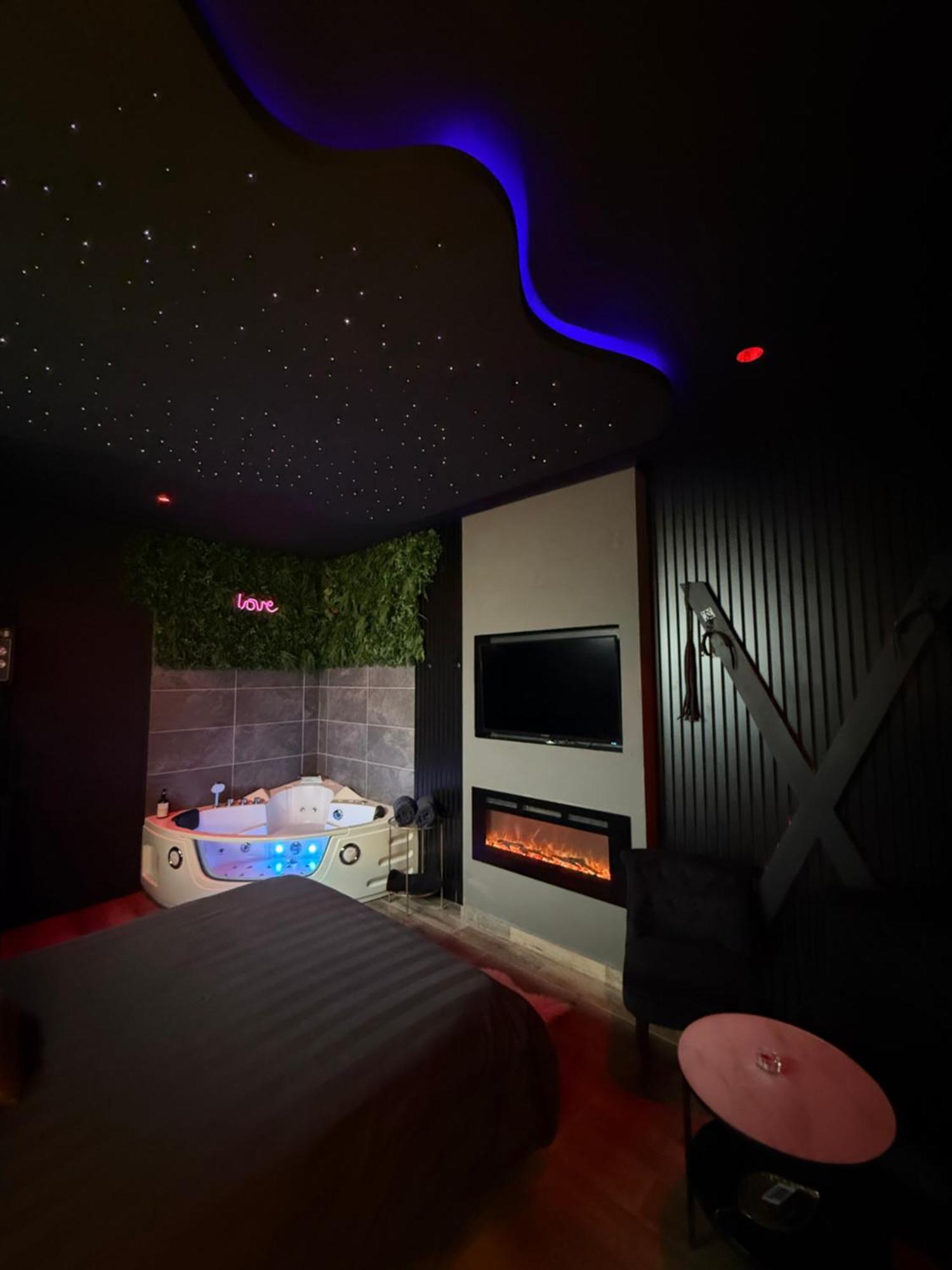 Loveroomxspa Bourg-Saint-Christophe Eksteriør billede