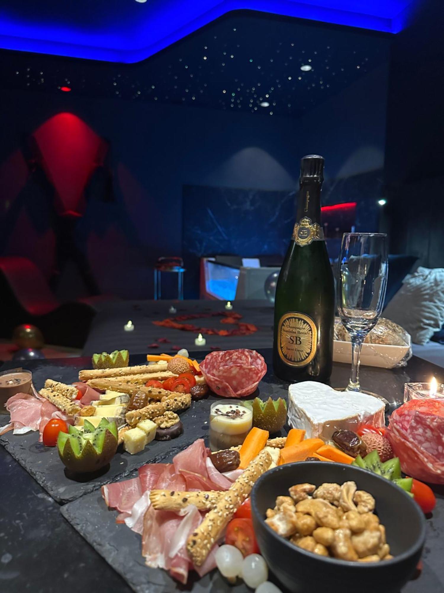 Loveroomxspa Bourg-Saint-Christophe Eksteriør billede
