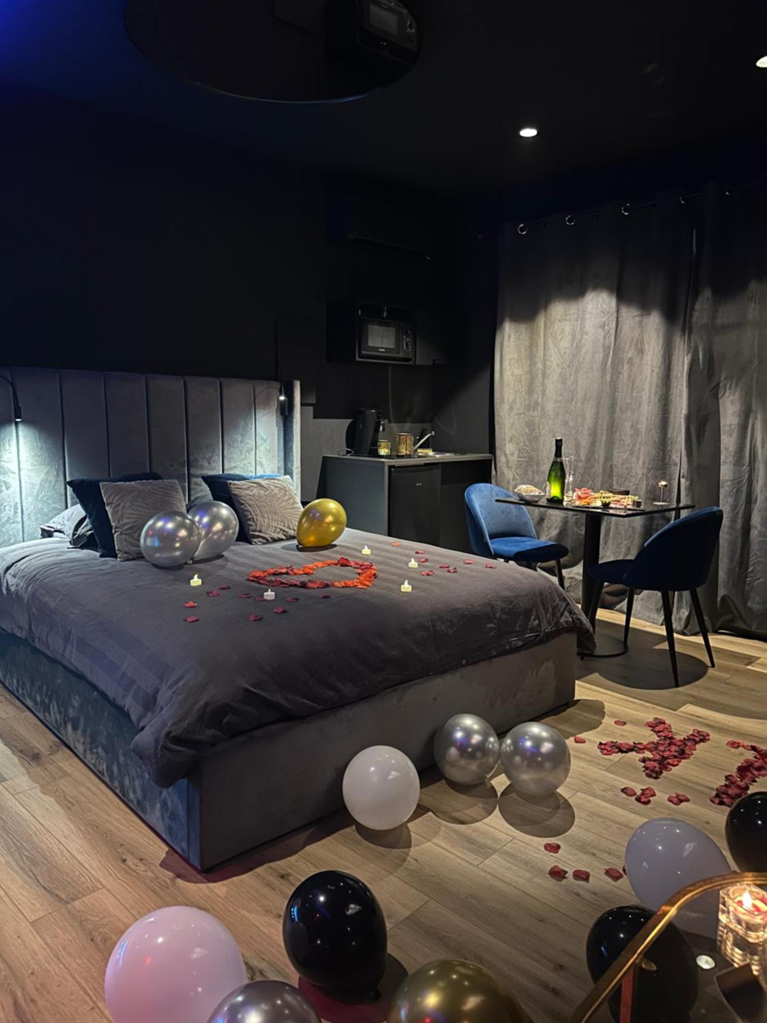 Loveroomxspa Bourg-Saint-Christophe Eksteriør billede
